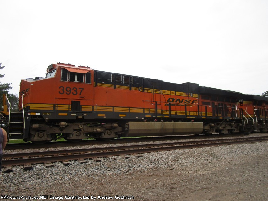 BNSF 3937